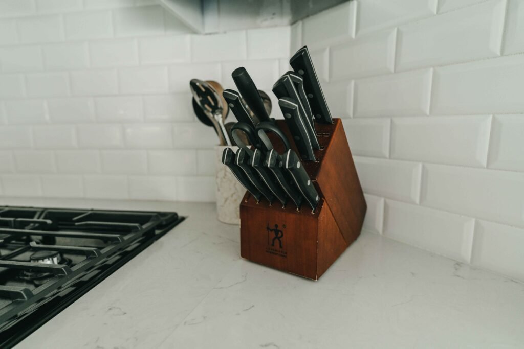 Senken 16-Piece Knife Block – A Complete Set For Cooks